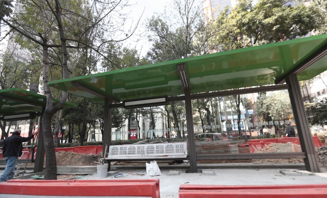 El servicio lo prestarán 90 unidades de doble piso que sustituirán a 180 autobuses que circulan por la vialidad (ARCHIVO. EL UNIVERSAL)