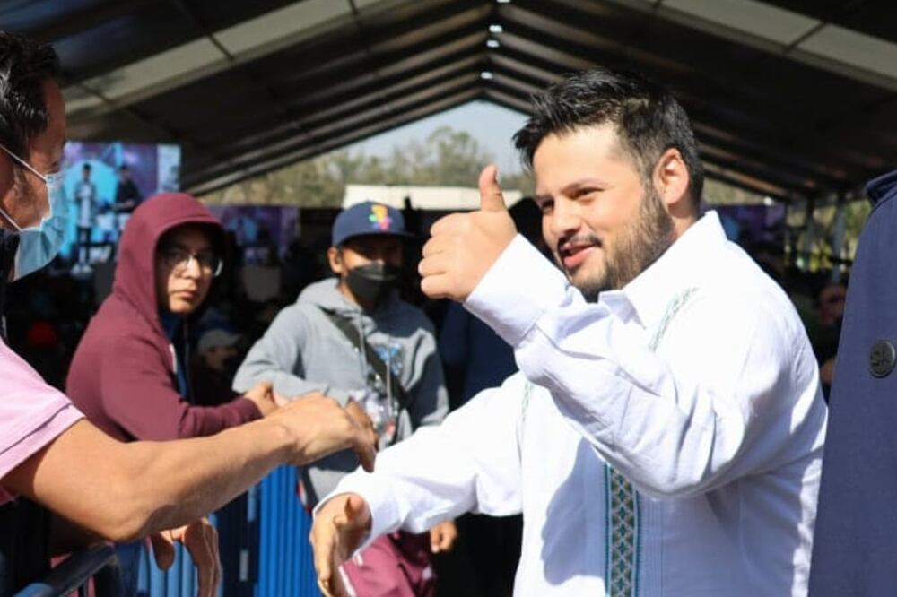 El líder morenista recomendó a Andrés Atayde adelantar la salida de Cuevas de la alcaldía,“la ciudadanía se lo va a agradecer" Foto: Especial 