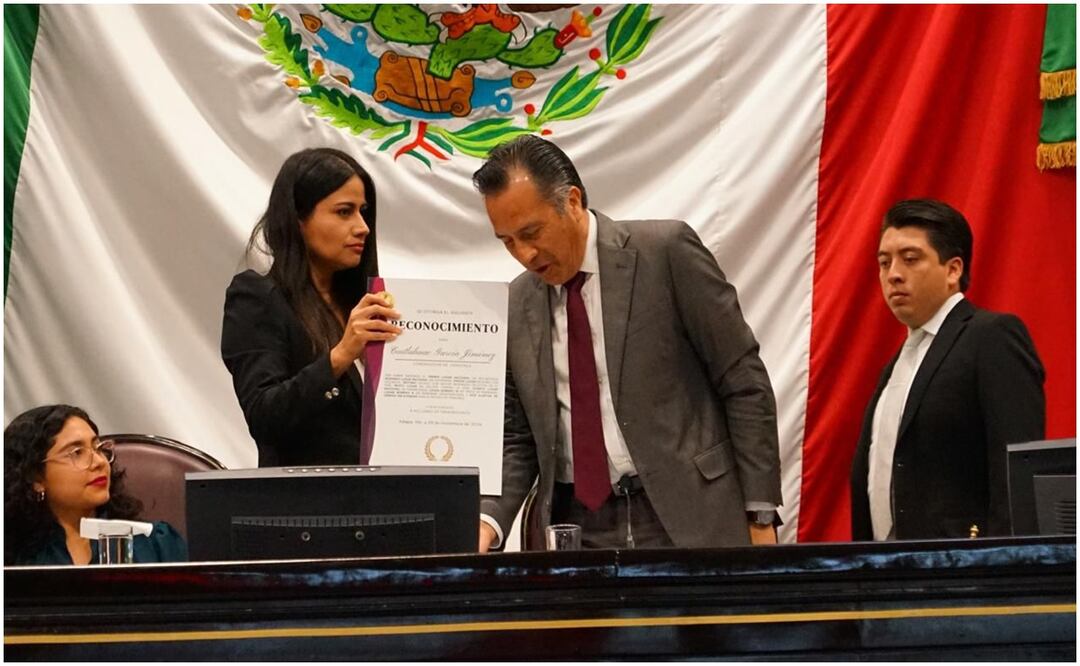 Diputados de oposición arremeten contra Cuitláhuac García, gobernador de Veracruz, durante su último Informe de Gobierno en el Congreso estatal (29/11/2024). Foto: Especial