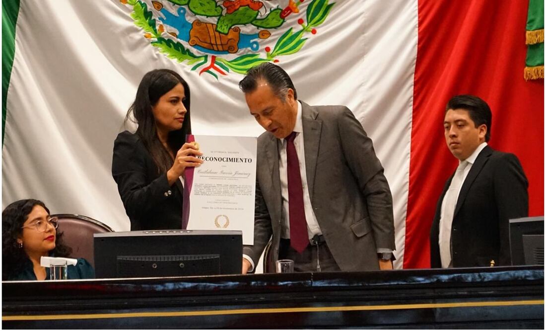 Diputados de oposición arremeten contra Cuitláhuac García, gobernador de Veracruz, durante su último Informe de Gobierno en el Congreso estatal (29/11/2024). Foto: Especial