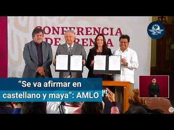AMLO firma convocatoria para el Tren Maya
