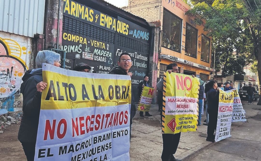 Vecinos se manifestaron en calzada Las Armas. Foto Especial