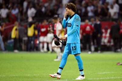 Standard con Guillermo Ochoa sufren otra derrota