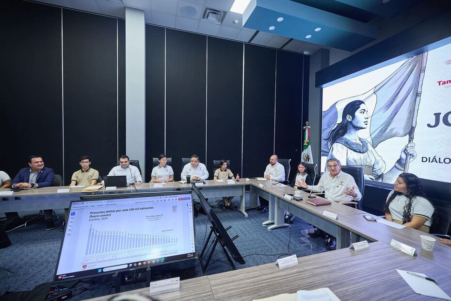 Las y los estudiantes expusieron sus inquietudes y sus preguntas que fueron atendidas puntualmente por el mandatario estatal. Foto: Especial