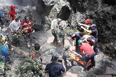 En Sinaloa recuperan a uno de los 16 excursionistas de las Cascadas