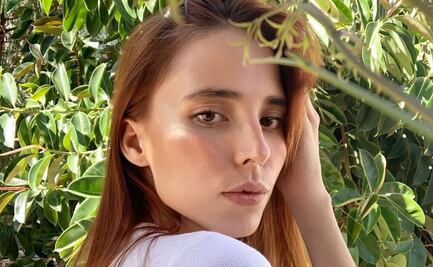 Majo Aguilar posa en corset con transparencias para portada de revista