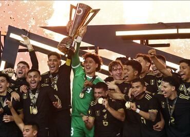 Guillermo Ochoa se convierte en el jugador con más trofeos de un mismo torneo; ganó su sexta Copa Oro