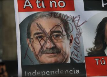 Alito Moreno llama “traidor” al ministro Pérez Dayán por su voto en Corte; rayan mantas con su rostro