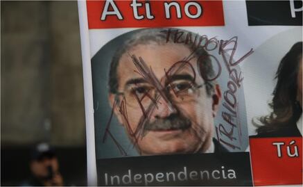 Alito Moreno llama “traidor” al ministro Pérez Dayán por su voto en Corte; rayan mantas con su rostro