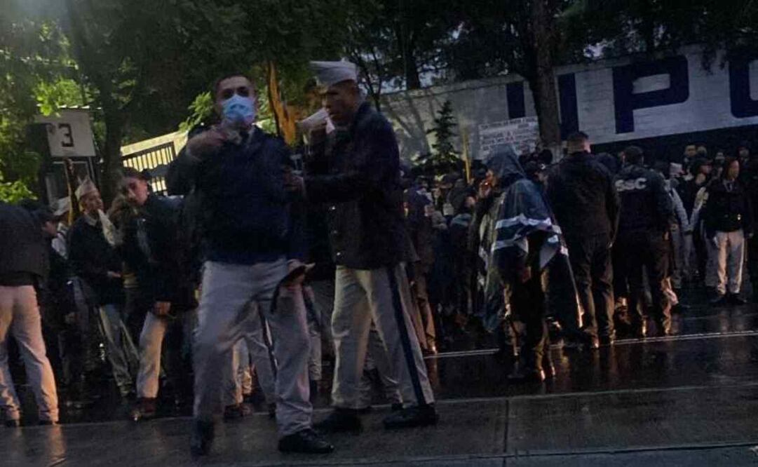 Cadetes de la Universidad de Policías realizaron una manifestación la tarde de este jueves 15 de agosto para exigir justicia por la agresión a una compañera por parte de un directivo del plantel. Foto: Especial