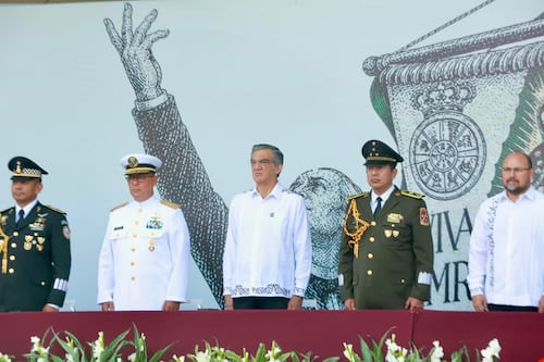 Más de 3 mil participan en desfile cívico-militar en Ciudad Victoria, Tamaulipas