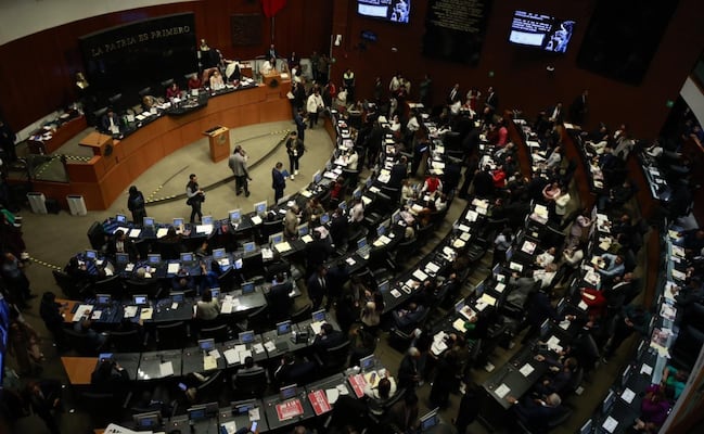 Senado turna a congresos estatales reforma judicial; aplaza elección judicial a 2028 y permite reelección en TEPJF