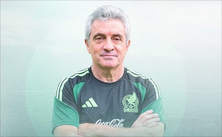 Juan Manuel Lillo, el nuevo auxiliar de Rafa Márquez que dirigió a Pep Guardiola en Dorados de Sinaloa
