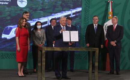 Firman contrato para la adquisición de vagones del Tren Maya; “se cumplirá en el tiempo”, dice AMLO