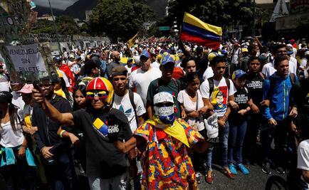 Reportan disturbios por ayuda humanitaria en Venezuela; Colombia pide orden 