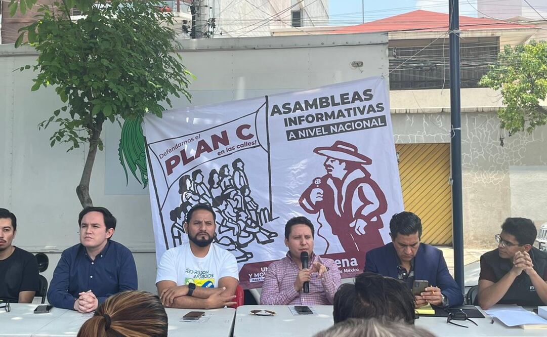 El UNIVERSAL constató en una de sus sesiones informativas acuden con lonas en las que expresaron: “asambleas informativas a nivel nacional, defendamos el plan C". Foto: Especial