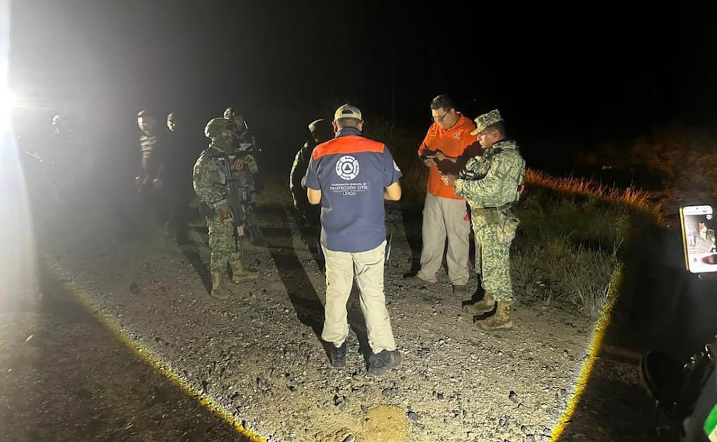Se descarrilan seis vagones de un tren que contenían un químico tóxico en Lerdo, Durango; no hay lesionados.
Foto: Especial.