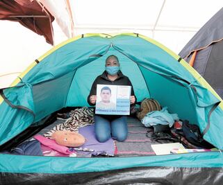 “Plantón seguirá hasta que protejan a víctimas”, dicen familiares