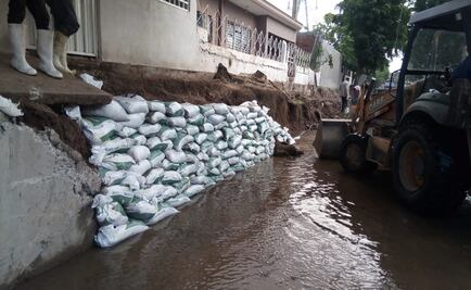 Refuerzan con costales bordes del arroyo el Piojo en Sinaloa