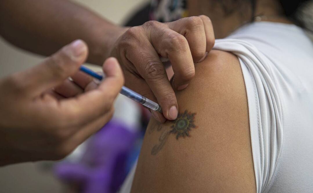 La cobertura de la vacuna anti-Covid en México será universal y gratuita, dice la 4T. Foto: ARCHIVO EL UNIVERSAL