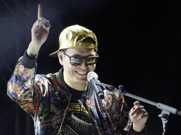 Raymix estrena galán como le gusta