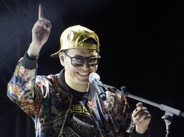 Raymix estrena galán como le gusta