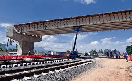 Edificación de puente vehicular sobre el Suburbano va a 55%