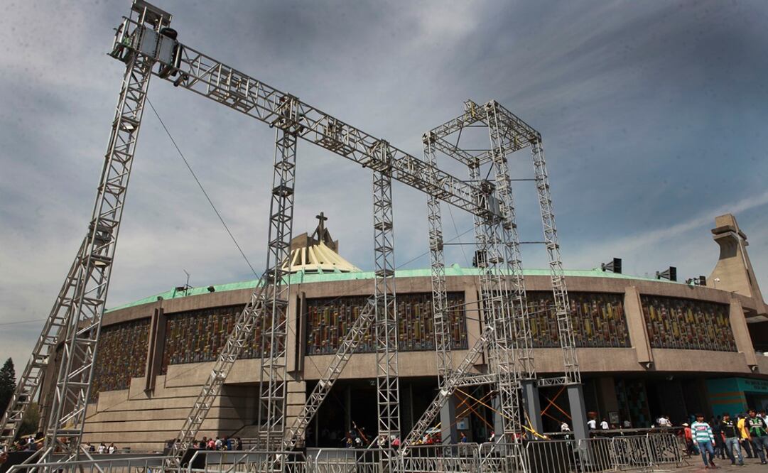 En la Basílica fue colocada una estructura para las pantallas. Foto: Archivo/ EL UNIVERSAL 