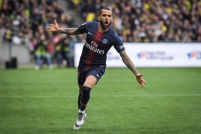 Dani Alves anuncia su salida del PSG