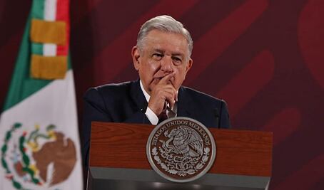 AMLO advierte que volverá a mandar otra iniciativa para que ningún funcionario gane más que el Presidente