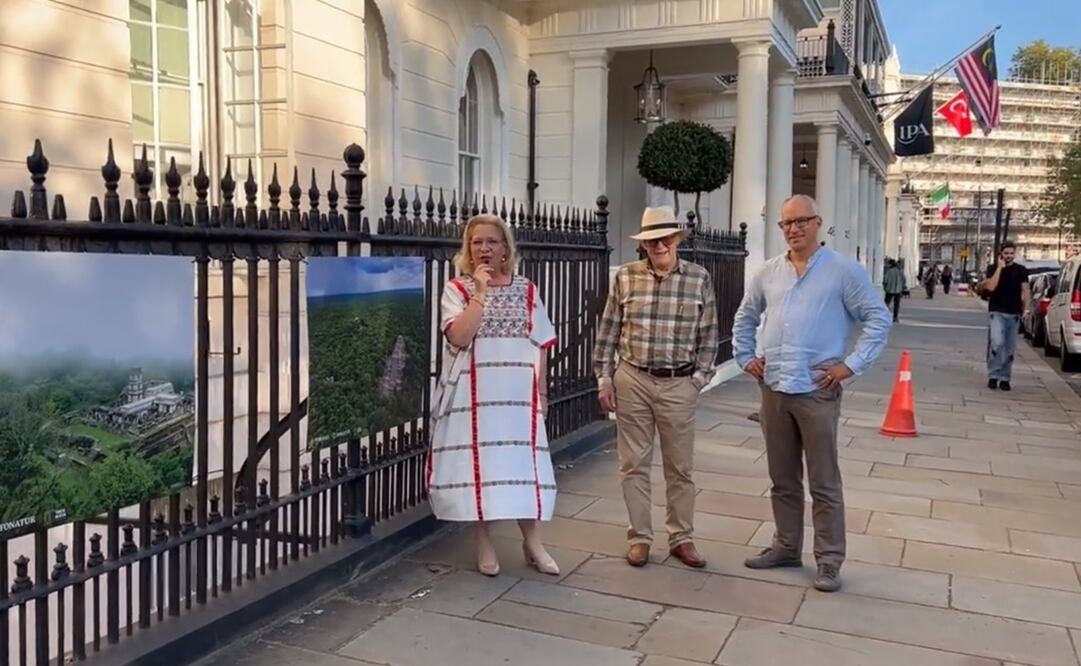 La embajadora Josefa González Blanco inauguró una exposición del Tren Maya en Londres. Foto: Captura