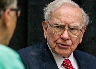 Buffett critica a United por incidente de pasajero expulsado