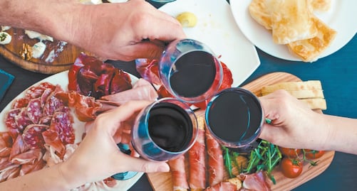 Conoce los beneficios de beber vino tinto