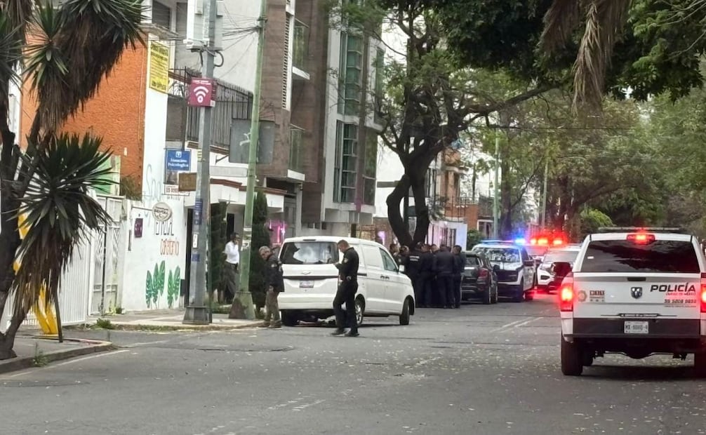 Un hombre de aproximadamente 30 años fue asesinado a balazos la tarde de este lunes frente a un establecimiento ubicado en la Gustavo A. Madero. Foto: Valente Rosas/ EL UNIVERSAL