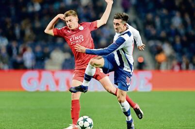 “Tecatito” lleva a Porto a octavos