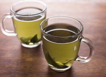 ¿Qué le pasa al cuerpo al tomar té verde en exceso?