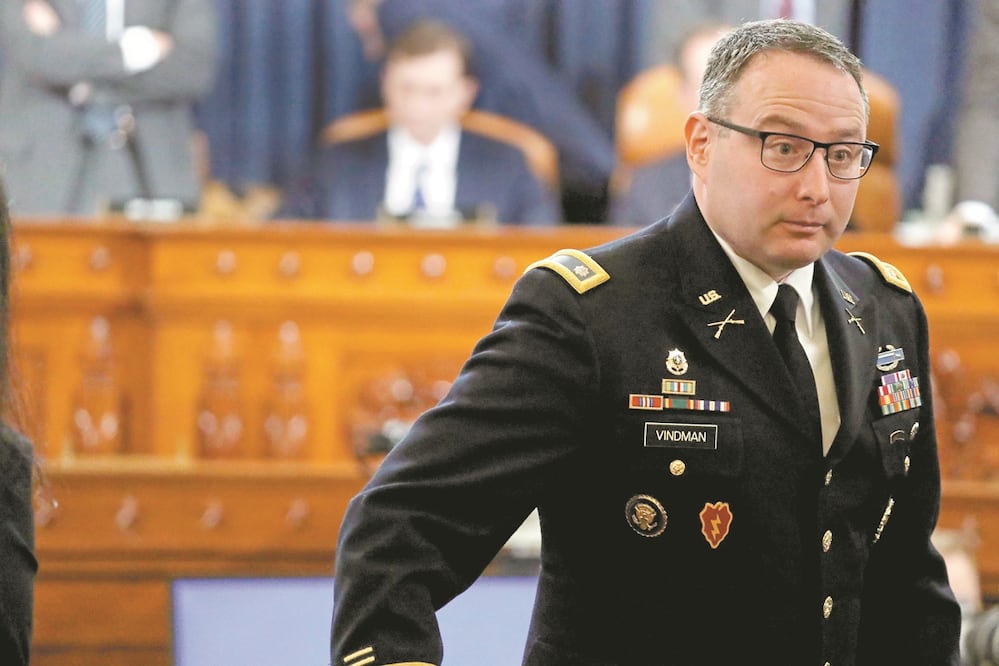 El teniente coronel Alexander Vindman, al testificar en el Capitolio, en Wahsington, en el proceso contra el presidente Donald Trump, en 2019. Foto: REUTERS