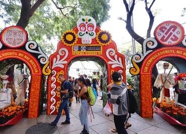Paseo de la Reforma se tiñe de naranja y amarillo por Festival del Cempasúchil 2022