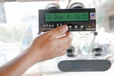 Ordenan taxímetro digital para Uber 