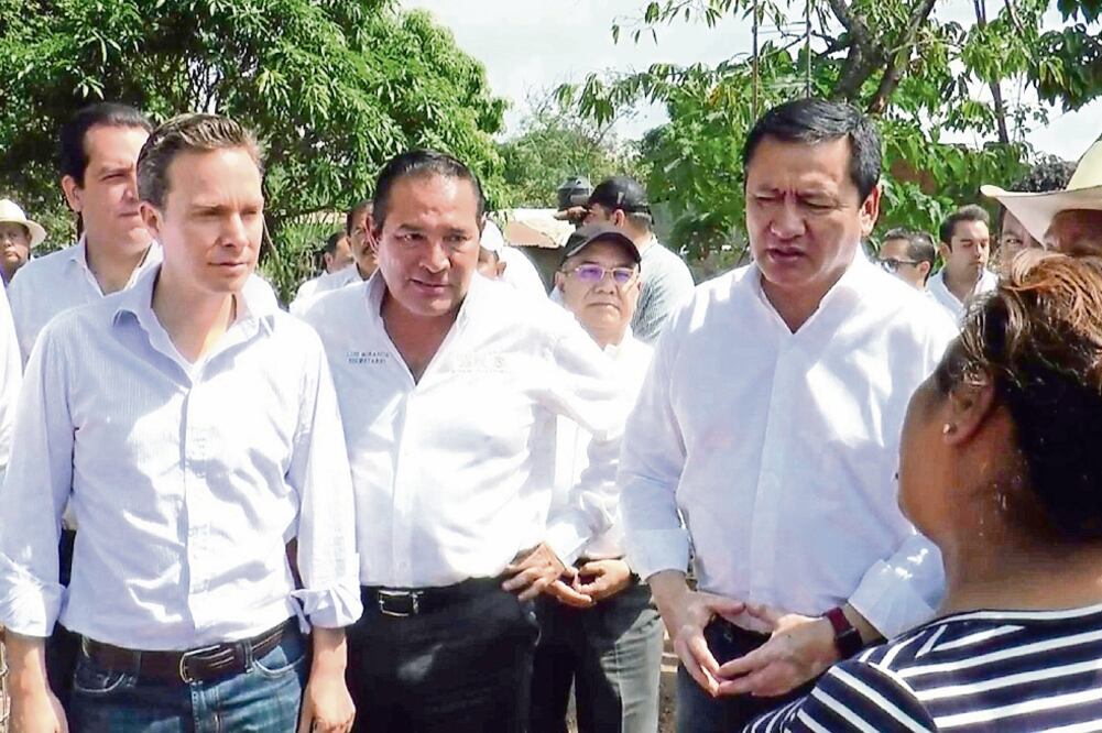 gobernador de Chiapas, Manuel Velasco Coello, y el secretario de Gobernación, Miguel Ángel Osorio Chong, estuvieron ayer en Villaflores (CORTESÍA)