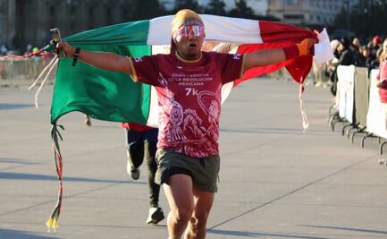 Participan más de 7 mil personas en la Gran Carrera de la Revolución Mexicana de CDMX; ganadores fueron premiados en el Zócalo