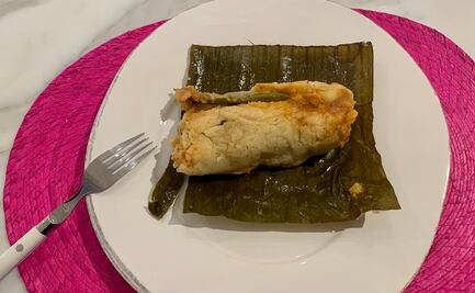 Christopher Landau se quita, un día después, antojo de tamales