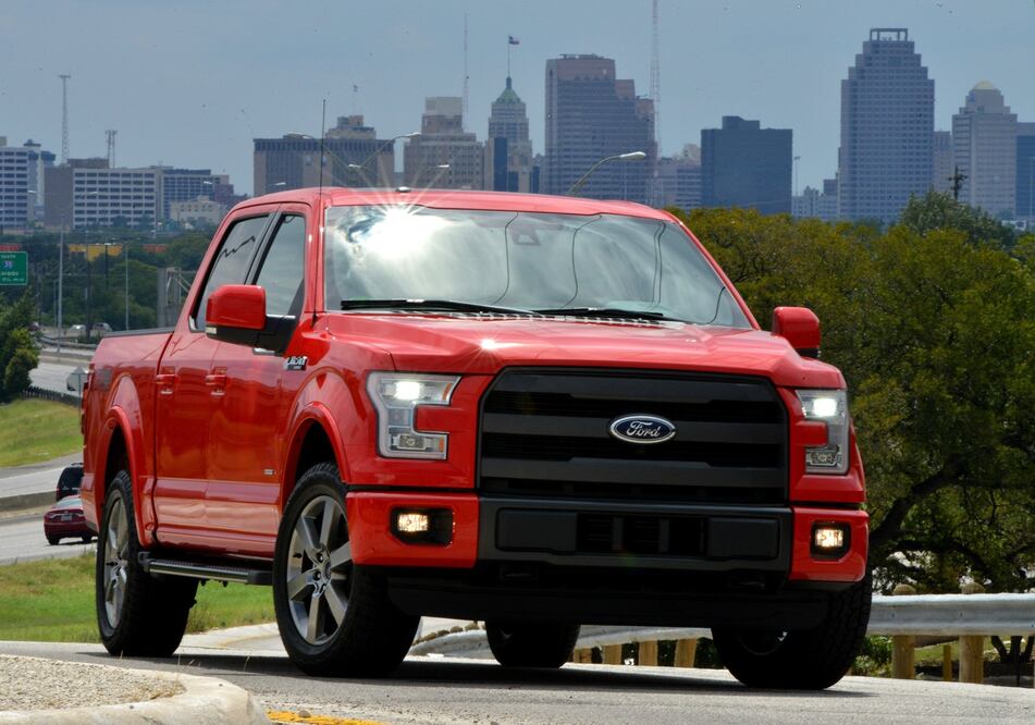 Ford muestra el poder de su F-150 eléctrica