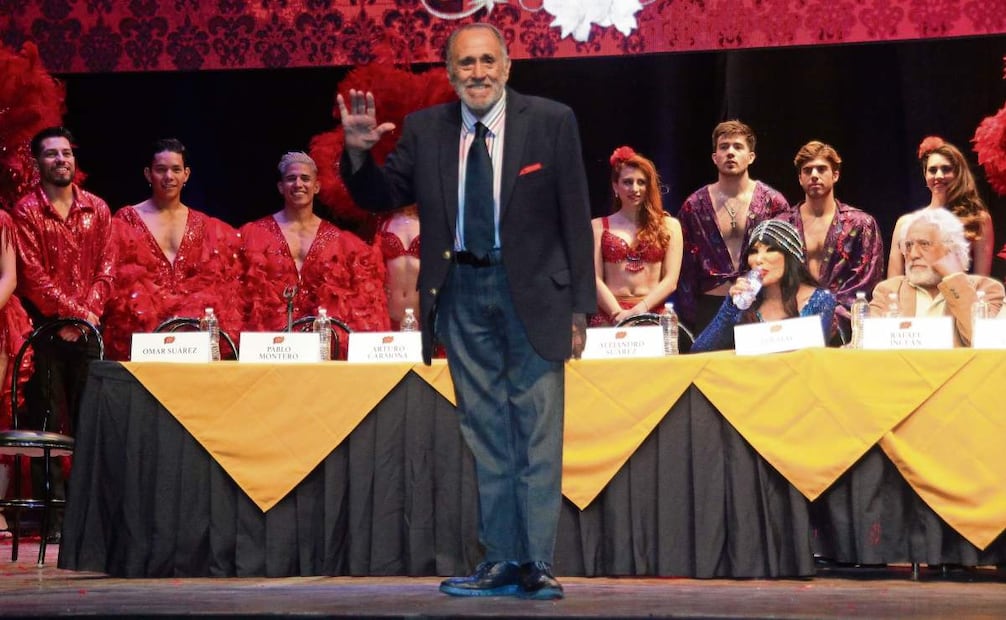 Interpreta a don Pedrito en el musical ambientado en un cabaret de 1947.