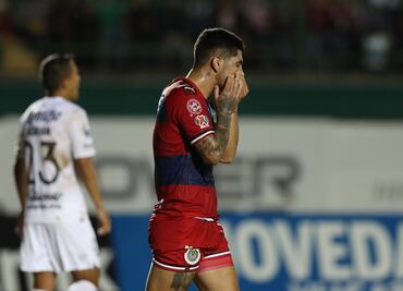 Víctor Guzmán, "Si no fuera por el futbol, hubiera caído en drogas"