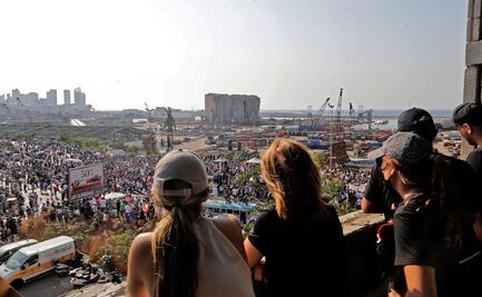 Miles de personas piden justicia a un año de la explosión en el puerto de Beirut