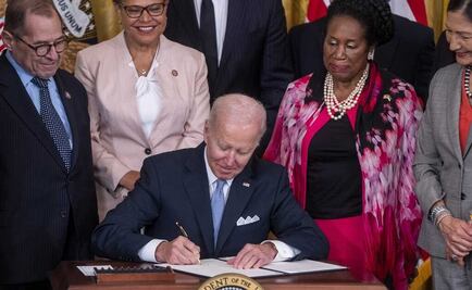 Biden firma orden para obligar a la policía a revisar sus protocolos sobre el uso de la fuerza
