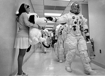 Snoopy festeja el 50 aniversario del Apolo 10