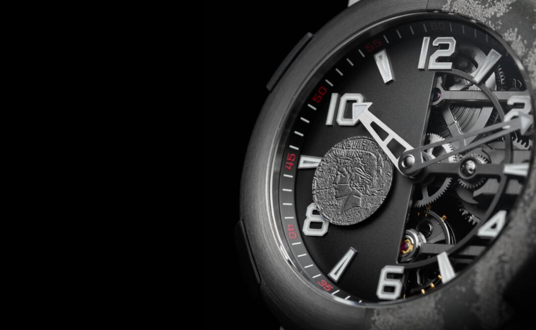 La bipolaridad de Dos Caras de aloja en una caja Arraw de 45 mm en titanio.