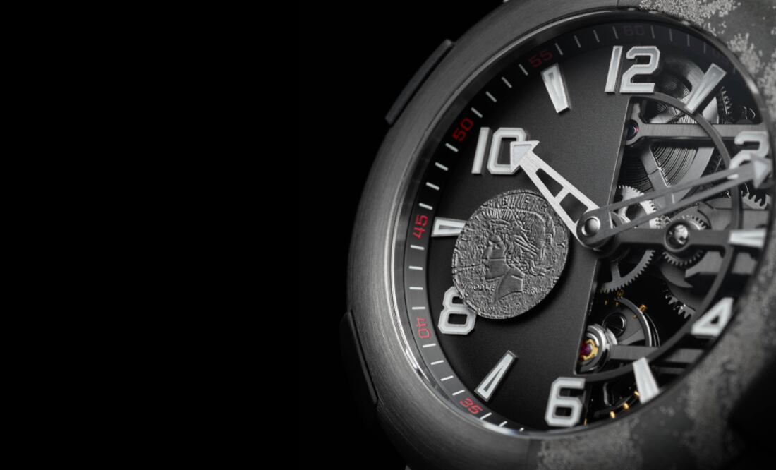 La bipolaridad de Dos Caras de aloja en una caja Arraw de 45 mm en titanio.